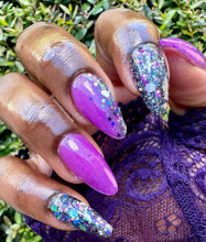 Load image into Gallery viewer, Reina -Purple Shimmer Nail Dip Powder

