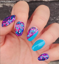 Load image into Gallery viewer, Cyanni - Blue Shimmer Nail Dip Powder

