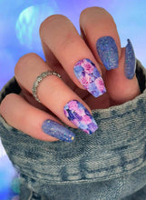 Load image into Gallery viewer, Karina -Blue Thermal, Glow, Flake Nail Dip Powder
