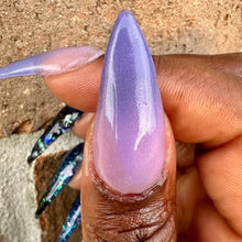Load image into Gallery viewer, Kennedi-Blue to Purple Thermal, Glow Nail Dip Powder
